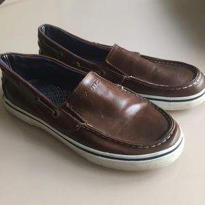 Boys Nautica brown slip ons loafers US size 4